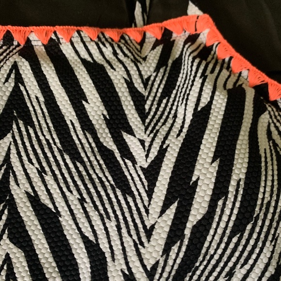 Bikini - Picture 2 of 4